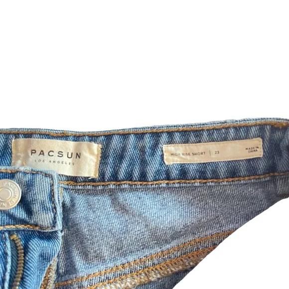 PacSun Denim Flower Embroidered Distressed Light Wash Shorts Size 23 - Picture 5 of 8